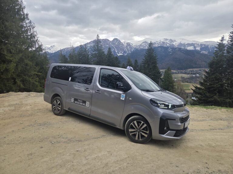 Taxi Zakopane – bus dla 1–8 osób na tle Tatr